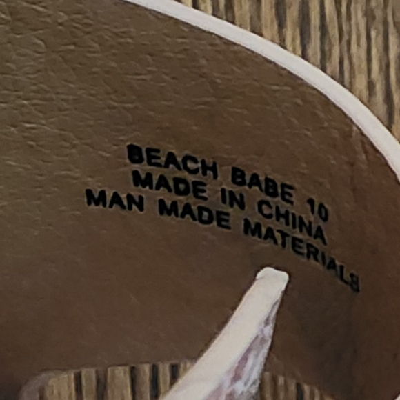 Corkys beach babe slides - Picture 4 of 7